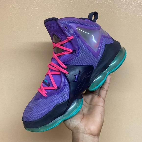 Nike LeBron 19 “DJ Bron Wild Berry Hyper Pink Teal” - Picture 16 of 17
